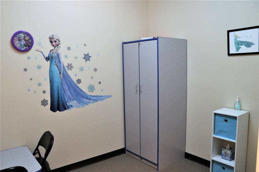 Frozen-themed pediatric therapy room at New Beginnings in El Paso